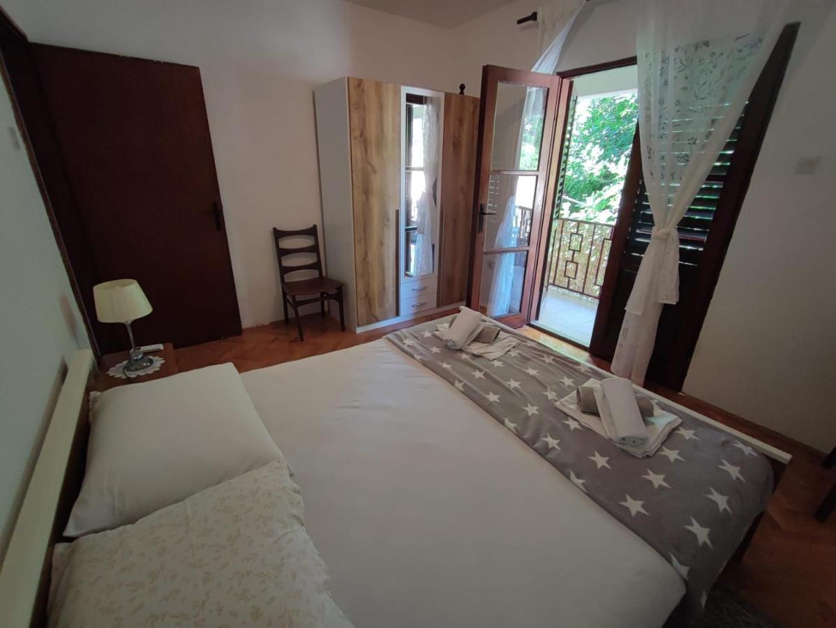 Apartment Marta ヤブラナツ エクステリア 写真